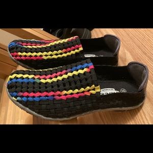 Rock spring flat and comfortable shoe/sneaker